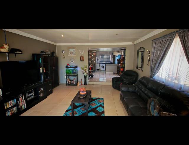 3 BEDROOM HOUSE FOR SALE IN ALBERTSDAL
